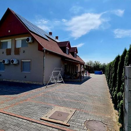 Relax Apartman Siofok-Sosto المظهر الخارجي الصورة