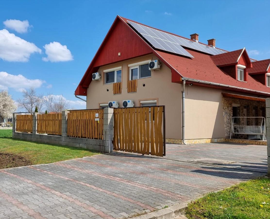 Relax Apartman Siofok-Sosto المظهر الخارجي الصورة