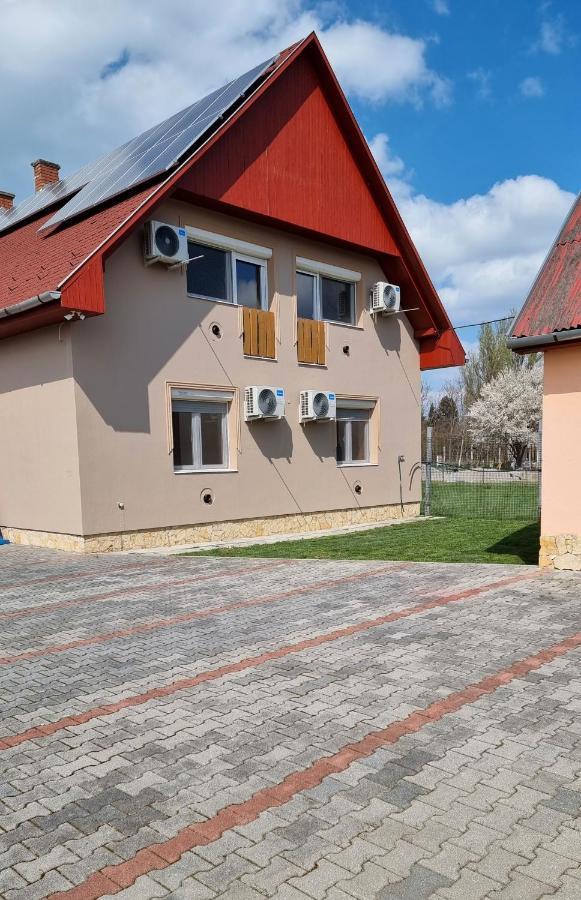 Relax Apartman Siofok-Sosto المظهر الخارجي الصورة
