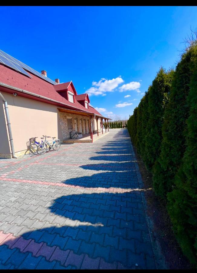 Relax Apartman Siofok-Sosto المظهر الخارجي الصورة